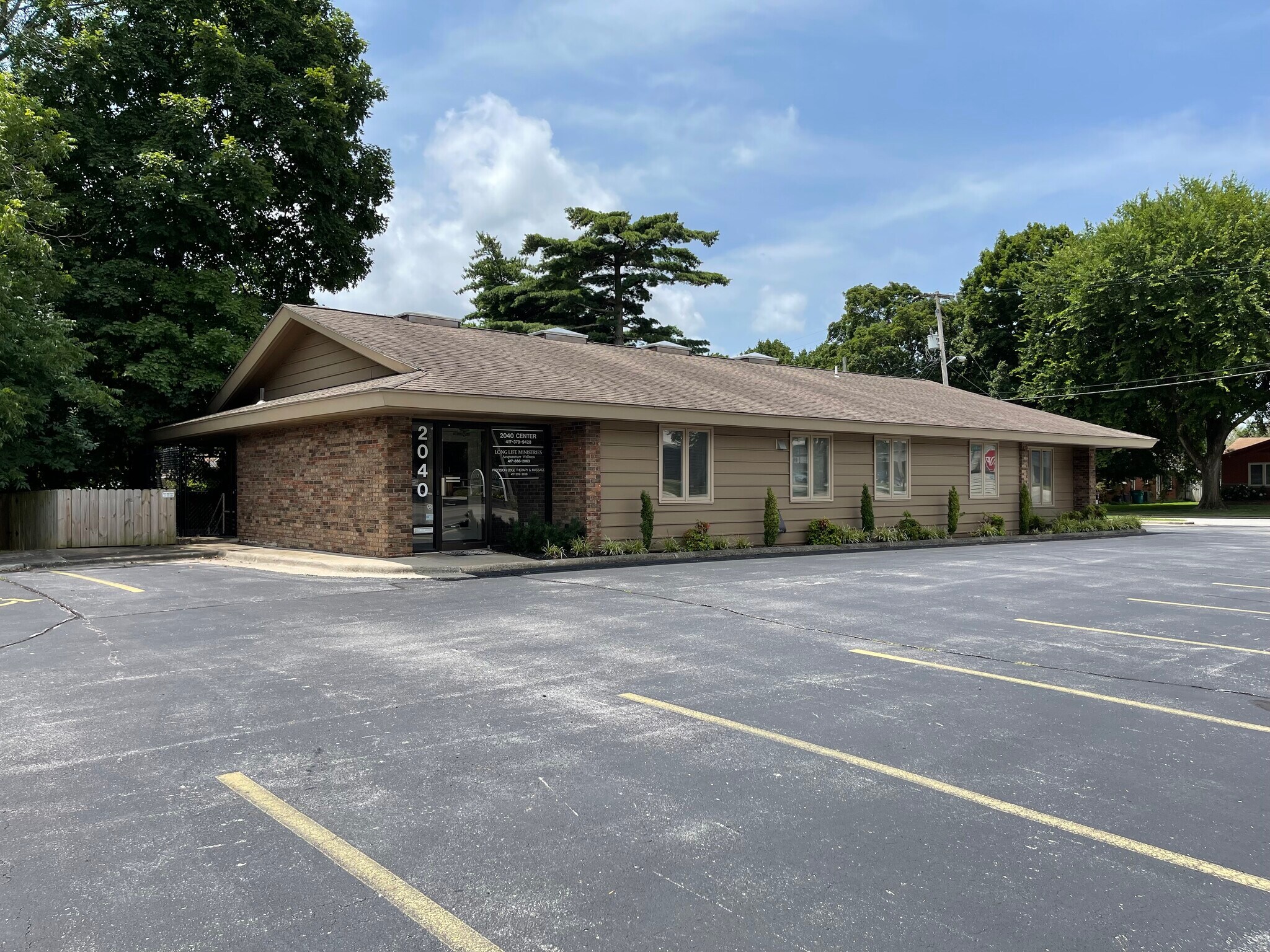 2040 E Sunshine St, Springfield, MO for sale Building Photo- Image 1 of 1