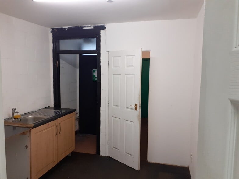 Spalding Rd, Sutterton for lease - Interior Photo - Image 3 of 4