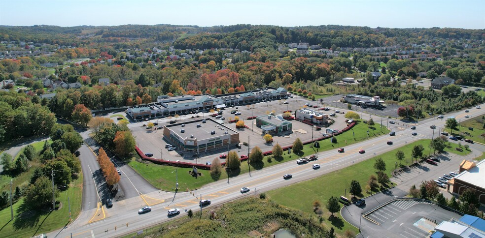 300-309 Adams Ridge Blvd, Mars, PA for lease - Building Photo - Image 2 of 5