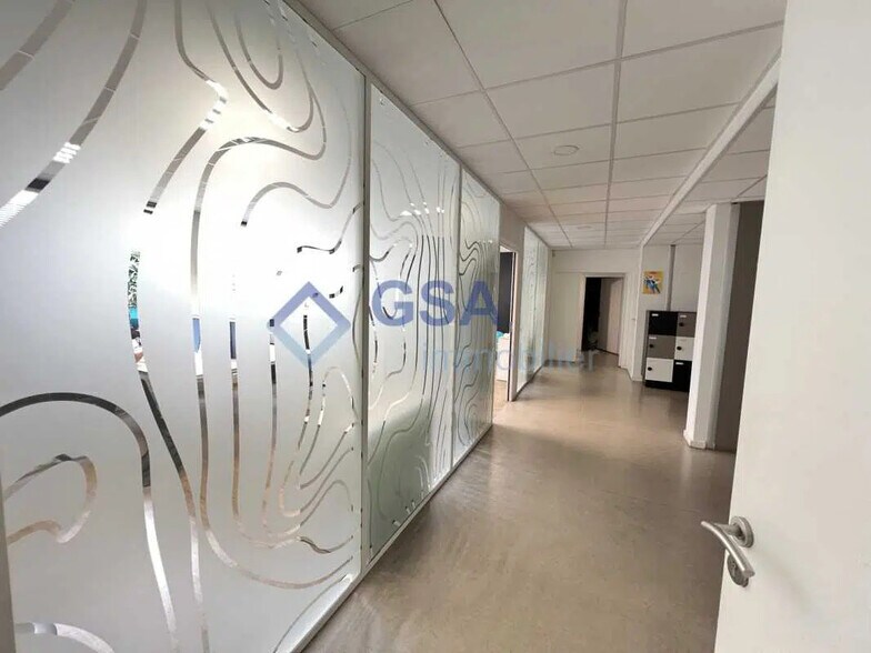 Office in Évry-Courcouronnes for lease - Interior Photo - Image 2 of 9