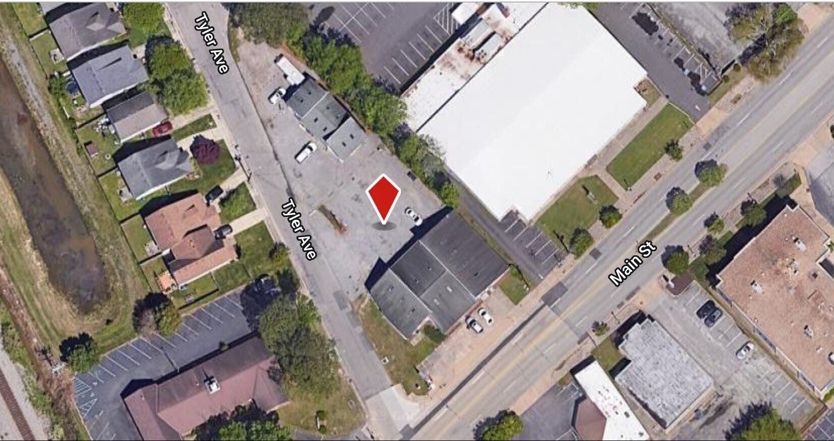 306 Tyler Ave, Newport News, VA 23601 101305 MAIN ST SHOPS & 306