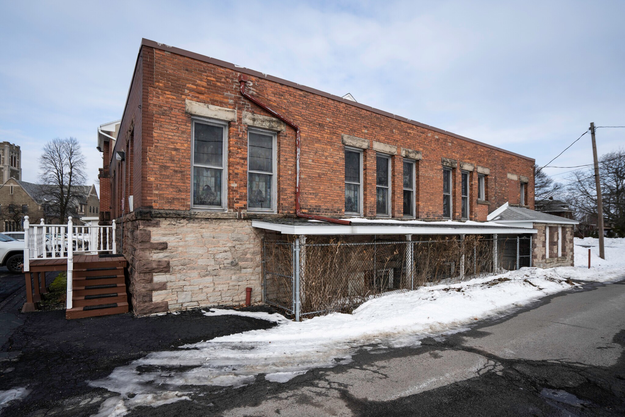 98 East Ave, Lockport, NY 14094 Office for Sale