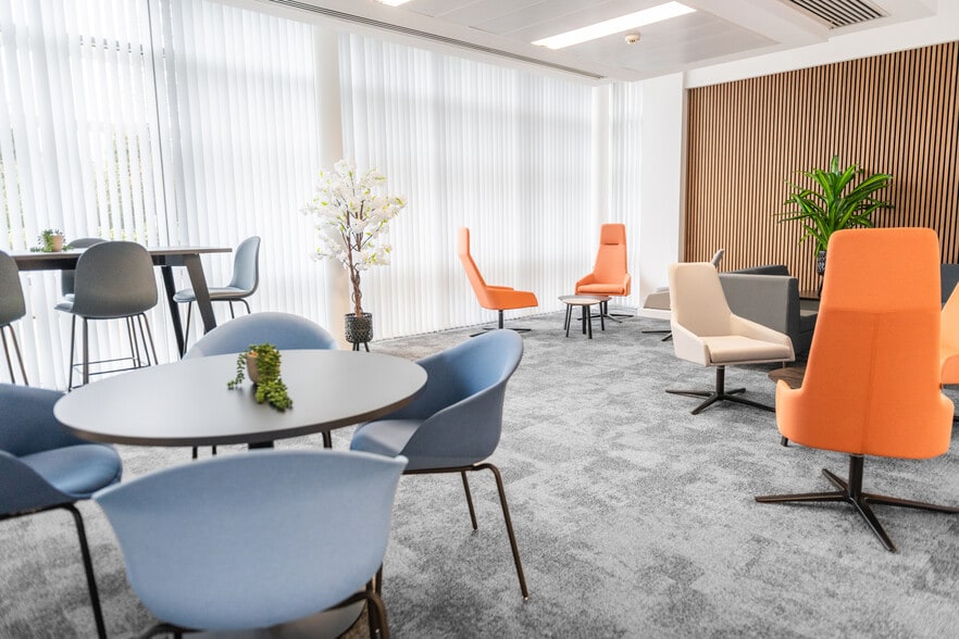 7 Phoenix Crescent, Bellshill for lease - Building Photo - Image 3 of 5