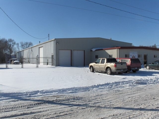 434 Devils Glen Rd, Bettendorf, IA for sale - Primary Photo - Image 1 of 1