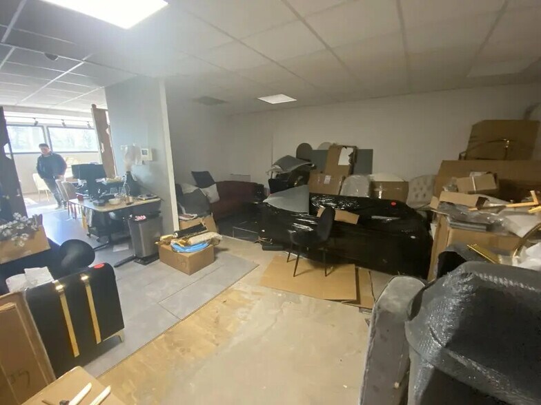 Retail in Bordeaux for lease - Interior Photo - Image 3 of 9
