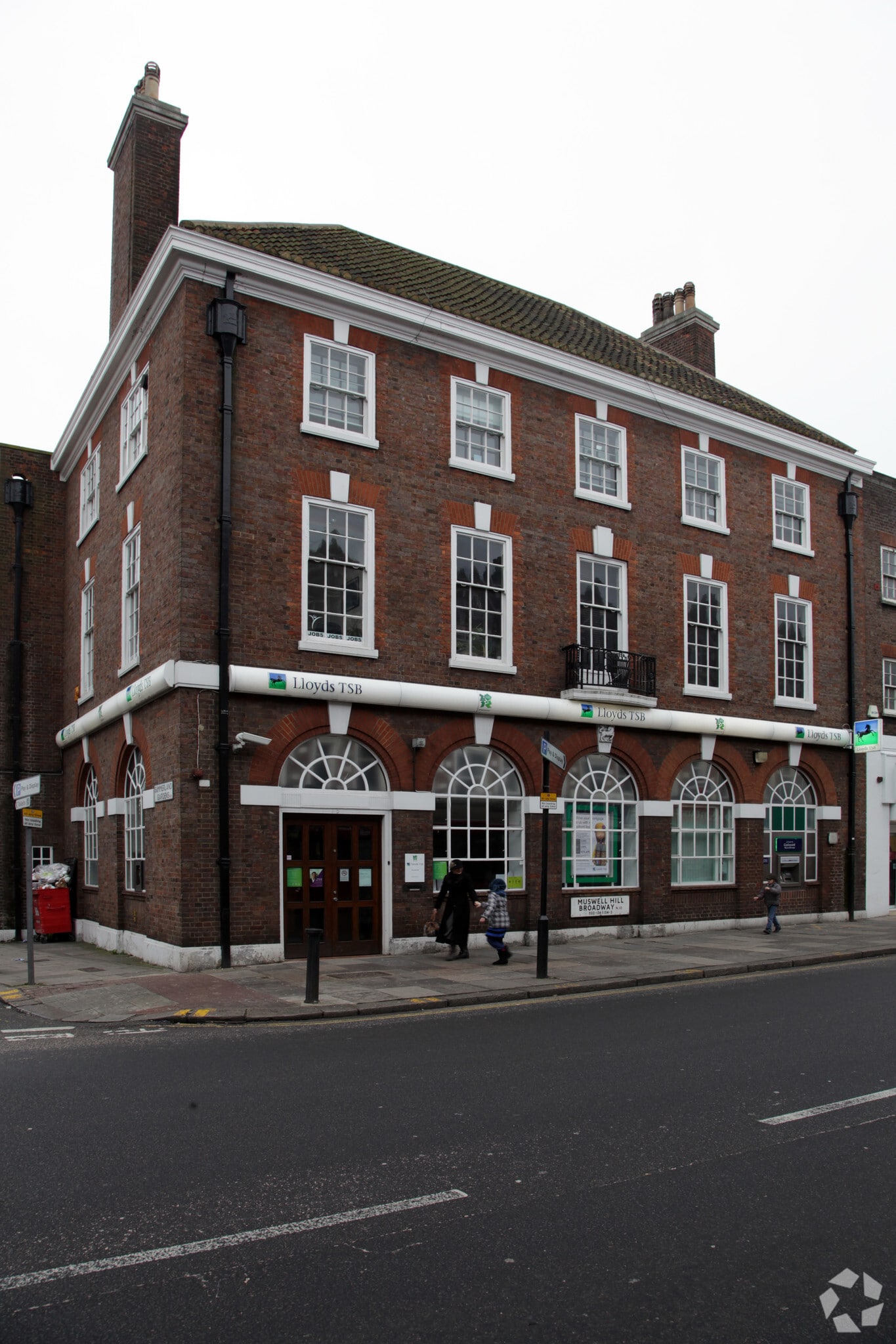 140-142 Muswell Hill Broa, London for sale Primary Photo- Image 1 of 1