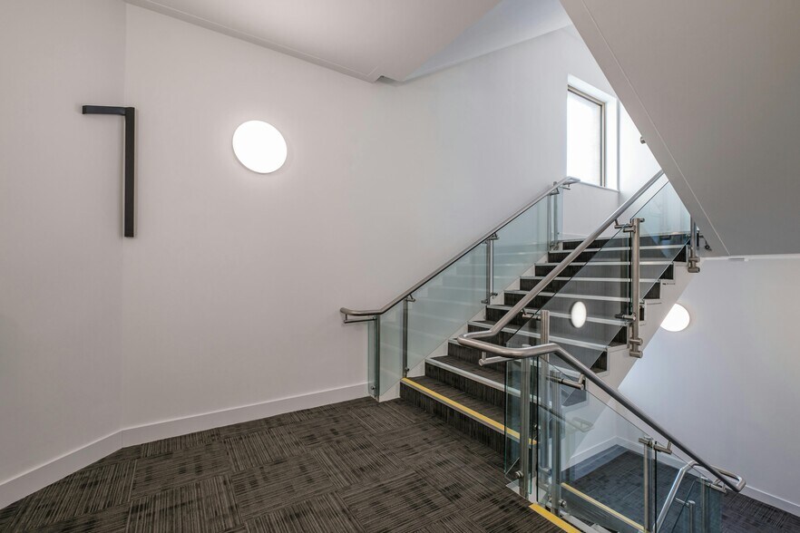 Union Row, Aberdeen for lease - Interior Photo - Image 3 of 4