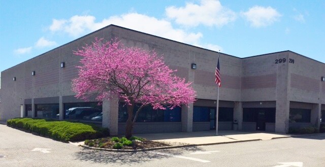 299 Duffy Ave, Hicksville, NY for sale - Building Photo - Image 1 of 1