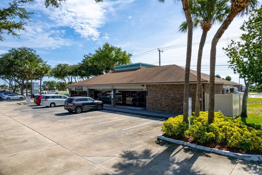 1351 N Courtenay Pky, Merritt Island, FL for lease - Building Photo - Image 3 of 6