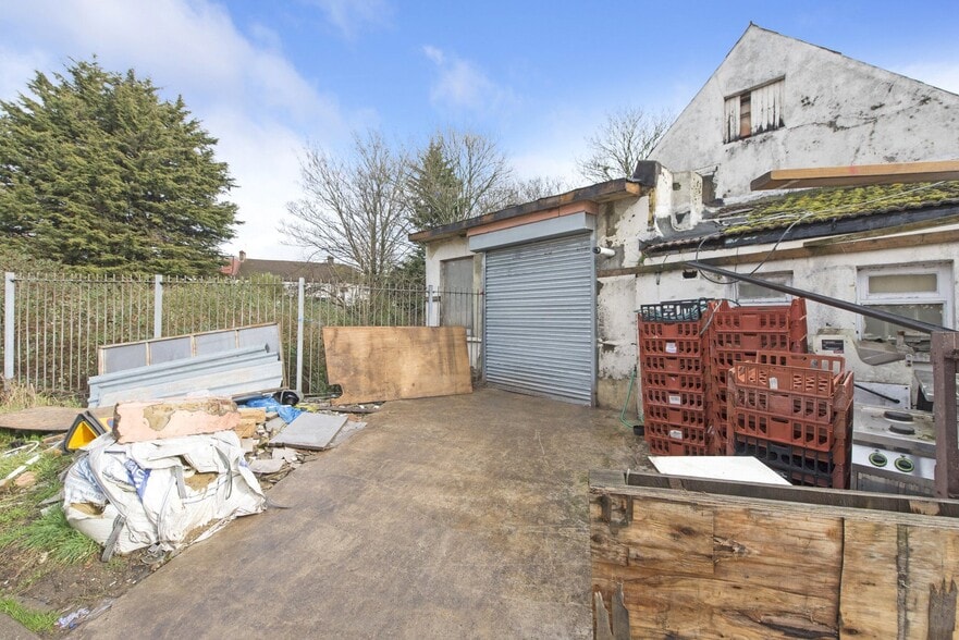 Statham Grv, London for sale - Building Photo - Image 3 of 7