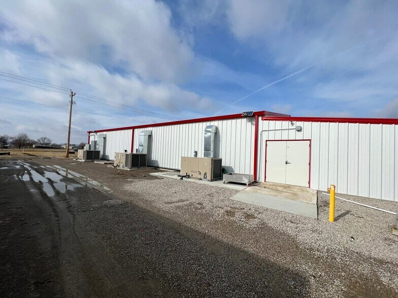 13912 N 3977 Rd, Dewey, OK for sale - Building Photo - Image 3 of 11