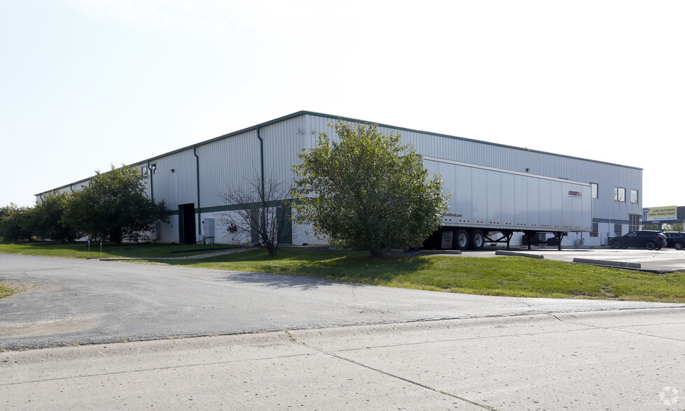 5343 Commerce Square Dr, Indianapolis, IN for lease - Building Photo - Image 1 of 8