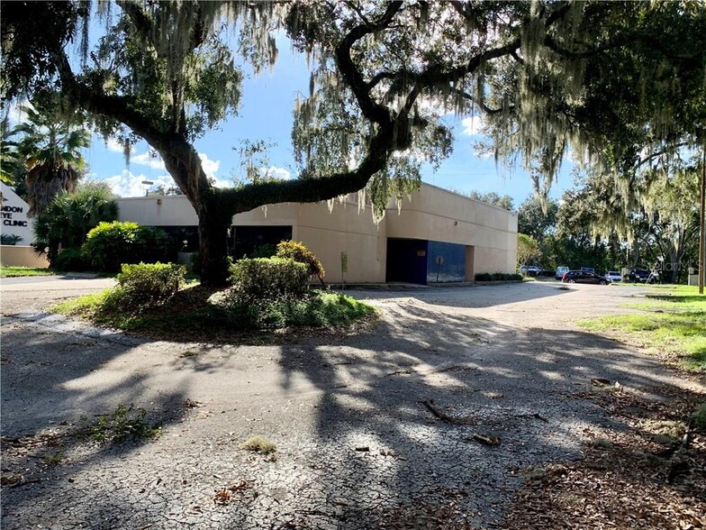 401 Vonderburg Dr, Brandon, FL for sale - Building Photo - Image 1 of 1