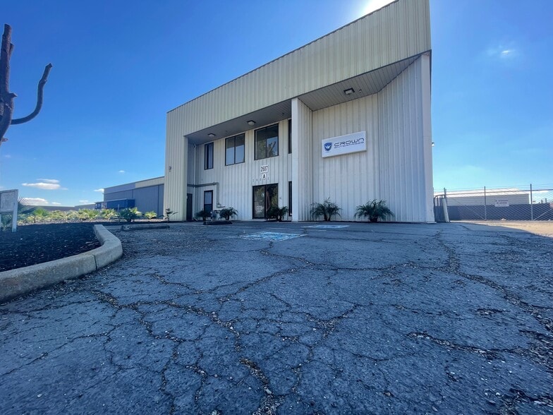 2607 N Wigwam Dr, Stockton, CA for lease - Building Photo - Image 1 of 13