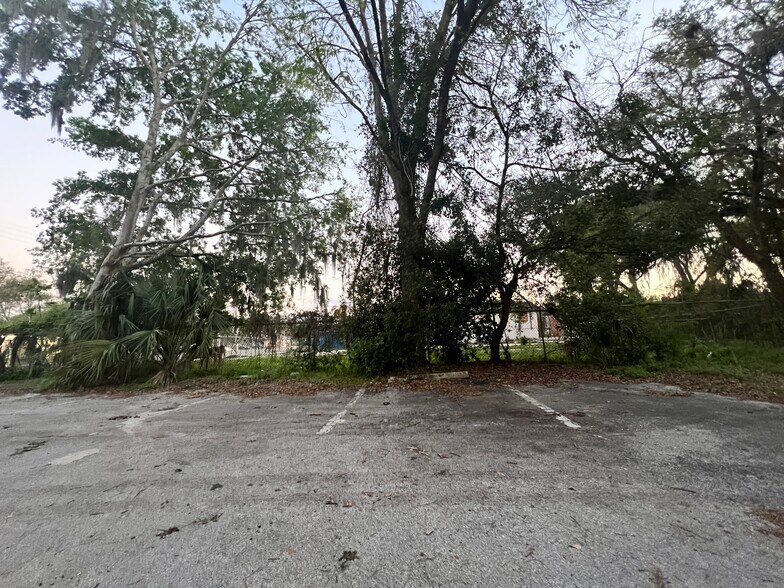 2316 NW 6th St, Gainesville, FL for lease - Primary Photo - Image 1 of 11