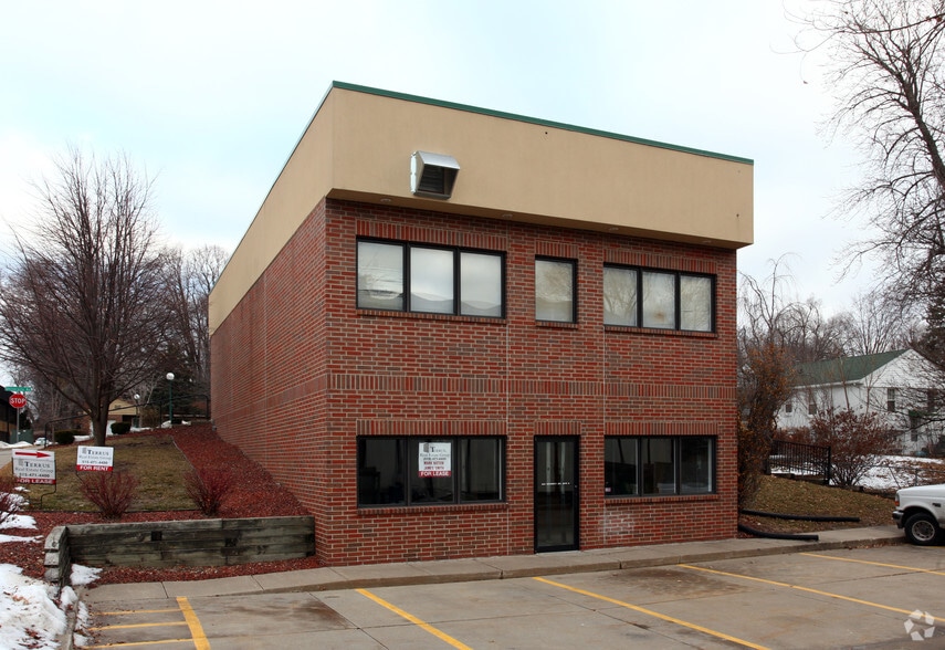 6842 University Ave, Windsor Heights, IA for sale - Building Photo - Image 3 of 6