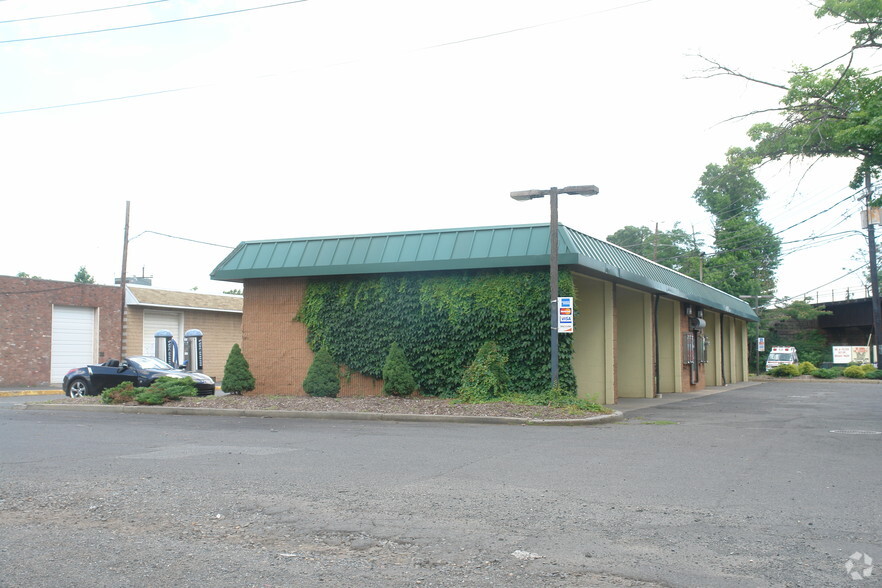 656 W 1st Ave, Roselle, NJ for sale - Building Photo - Image 2 of 2