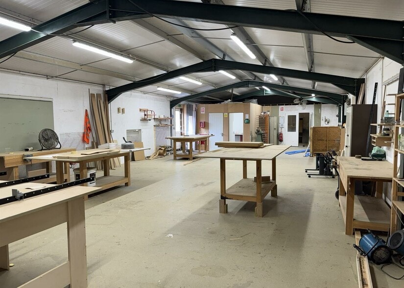 26 Oxford Road, Yeovil for lease - Building Photo - Image 2 of 13