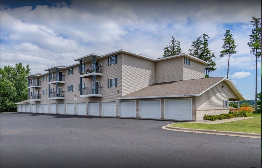 1900-1920 Aspen Dr, Hudson, WI for sale - Building Photo - Image 1 of 1