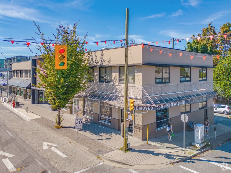 301-309 W Broadway, Vancouver, BC for sale - Primary Photo - Image 1 of 4
