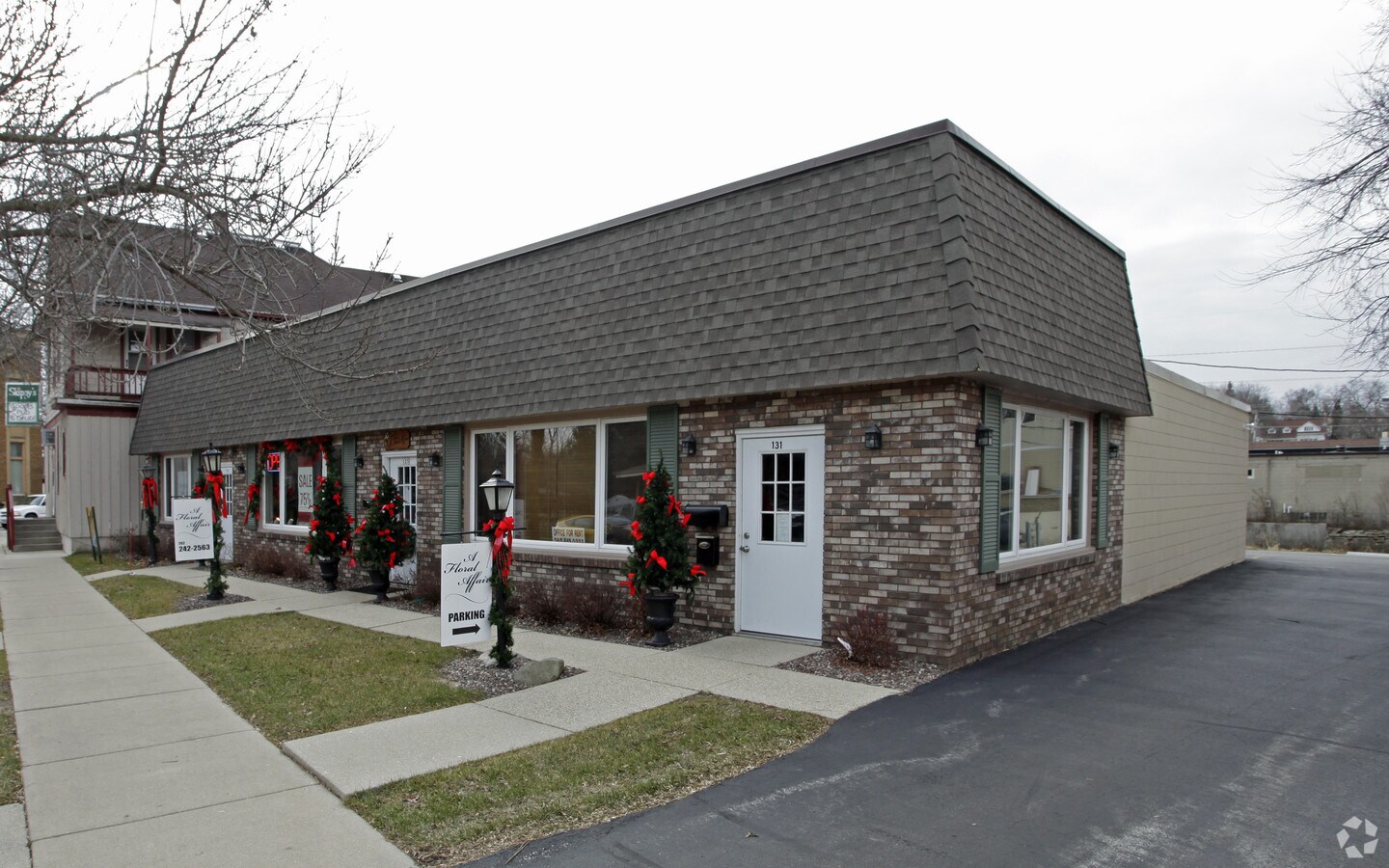 119131 Green Bay Rd, Thiensville, WI 53092