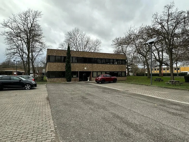Office in Lingolsheim for lease - Building Photo - Image 1 of 6