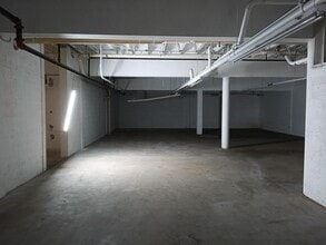 1205 NE 163rd St, North Miami Beach, FL for lease Interior Photo- Image 1 of 7