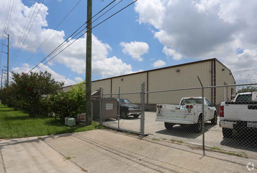 13802 Murphy Rd, Stafford, TX for lease - Building Photo - Image 2 of 12