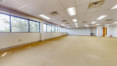 315 E Eisenhower Pky, Ann Arbor, MI for lease Building Photo- Image 2 of 4