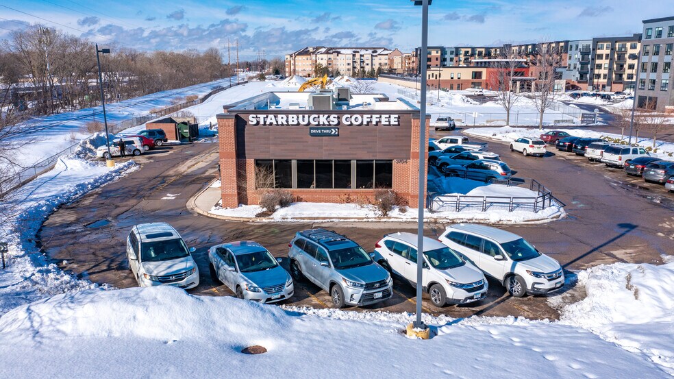 Starbucks, Saint Anthony, MN 55421 Newer Lease PAD to Target Under