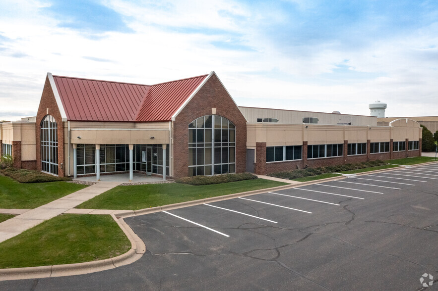 390 Commerce Dr, Woodbury, MN for lease - Building Photo - Image 1 of 8