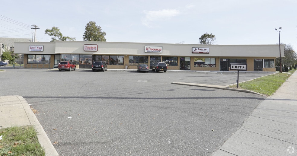 15 Front St, Hempstead, NY for sale - Primary Photo - Image 1 of 1