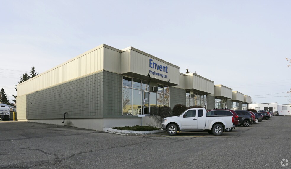 7060 Farrell Rd SE, Calgary, AB T2H 0T2