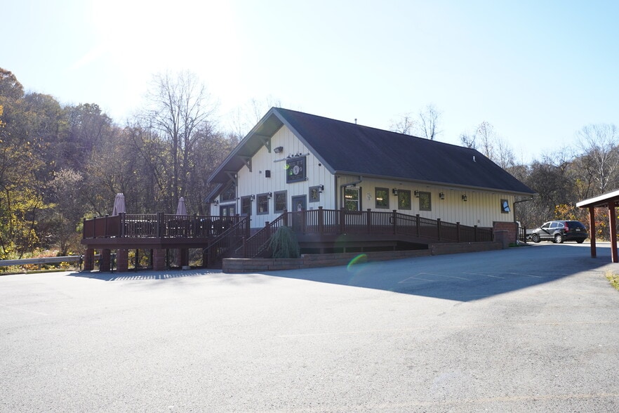 2101 Douglas Run Rd, Sutersville, PA for sale - Building Photo - Image 2 of 6
