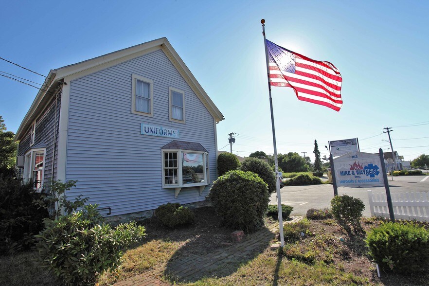 163 Huttleston Ave, Fairhaven, MA 02719