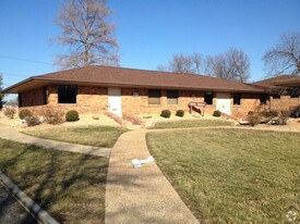 2810 Frank Scott Pky, Belleville IL - Loft