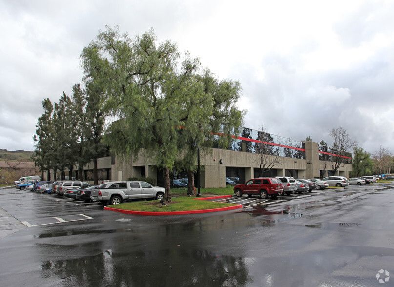 26610 Agoura Rd, Calabasas, CA for lease - Building Photo - Image 1 of 21