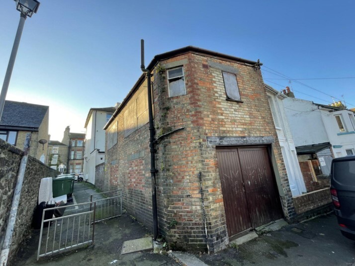 44 Queen St, Folkestone for sale - Primary Photo - Image 1 of 1