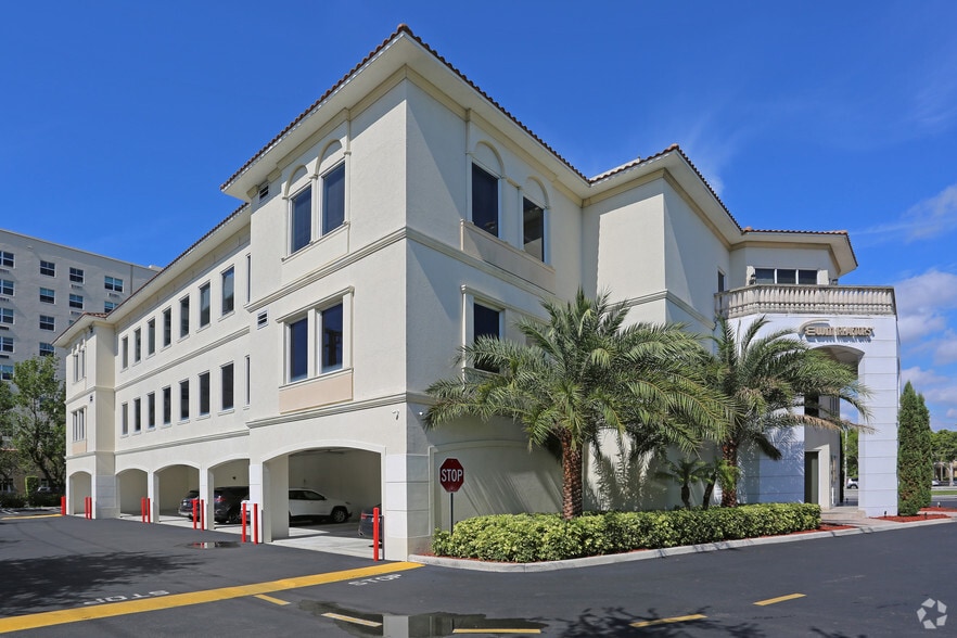 2750 NE 185th St, Aventura, FL for lease - Building Photo - Image 2 of 21
