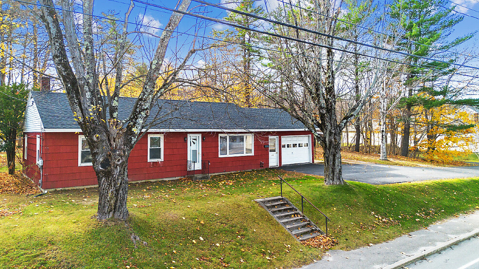 412 Western Ave, Augusta, ME for sale - Primary Photo - Image 1 of 36