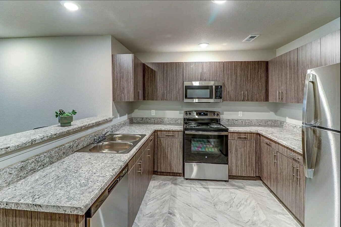 400 Star Hill Pl, Rogersville, AL 35652 Starhill Apartments Owner