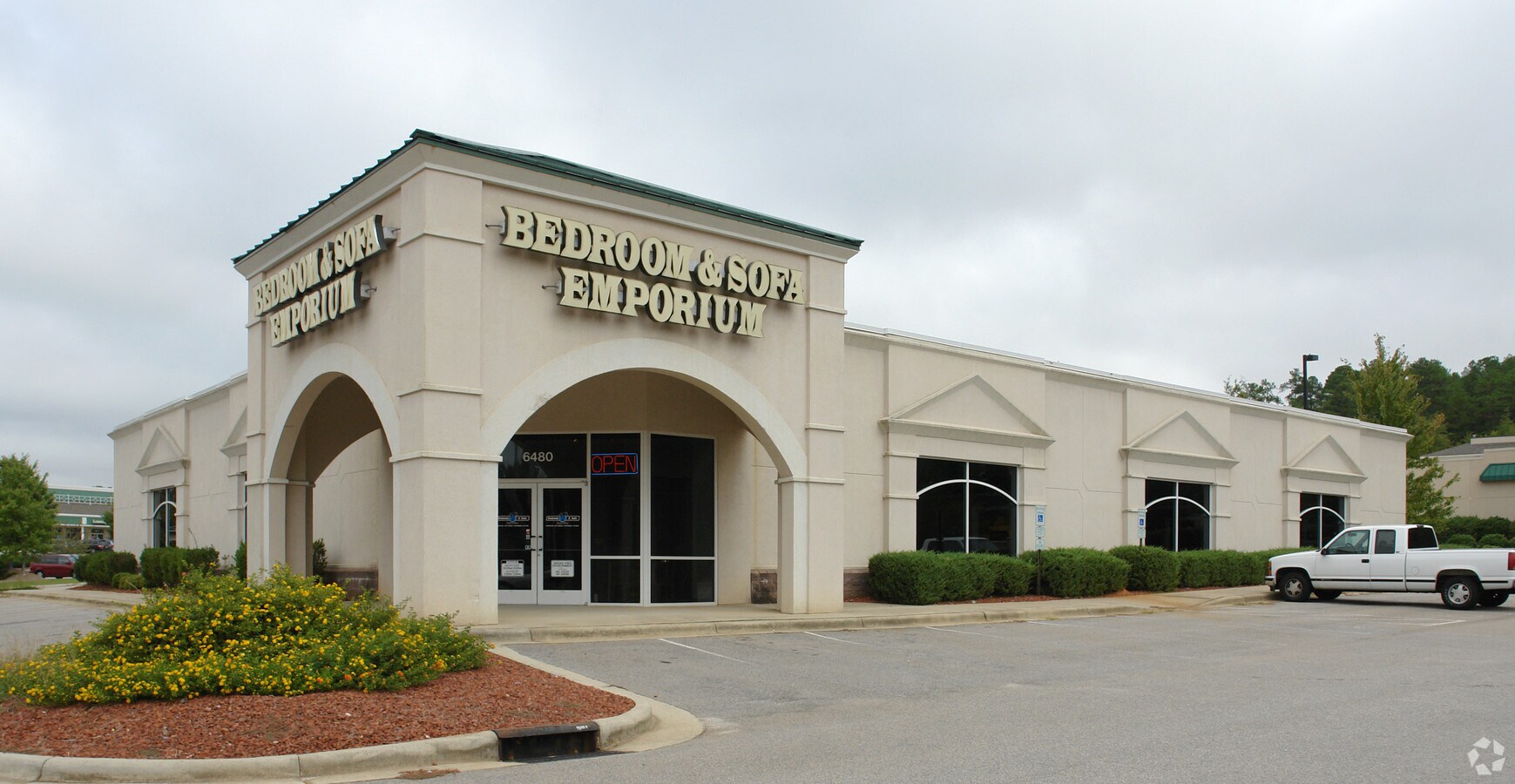 6480 Tryon Rd, Cary, NC 27518