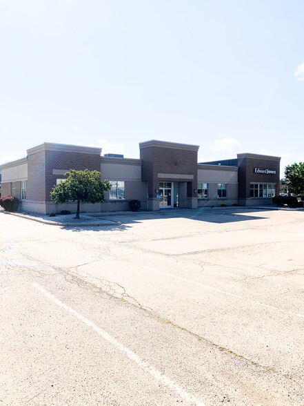 2363 Holmgren Way, Green Bay, WI for lease - Building Photo - Image 2 of 17