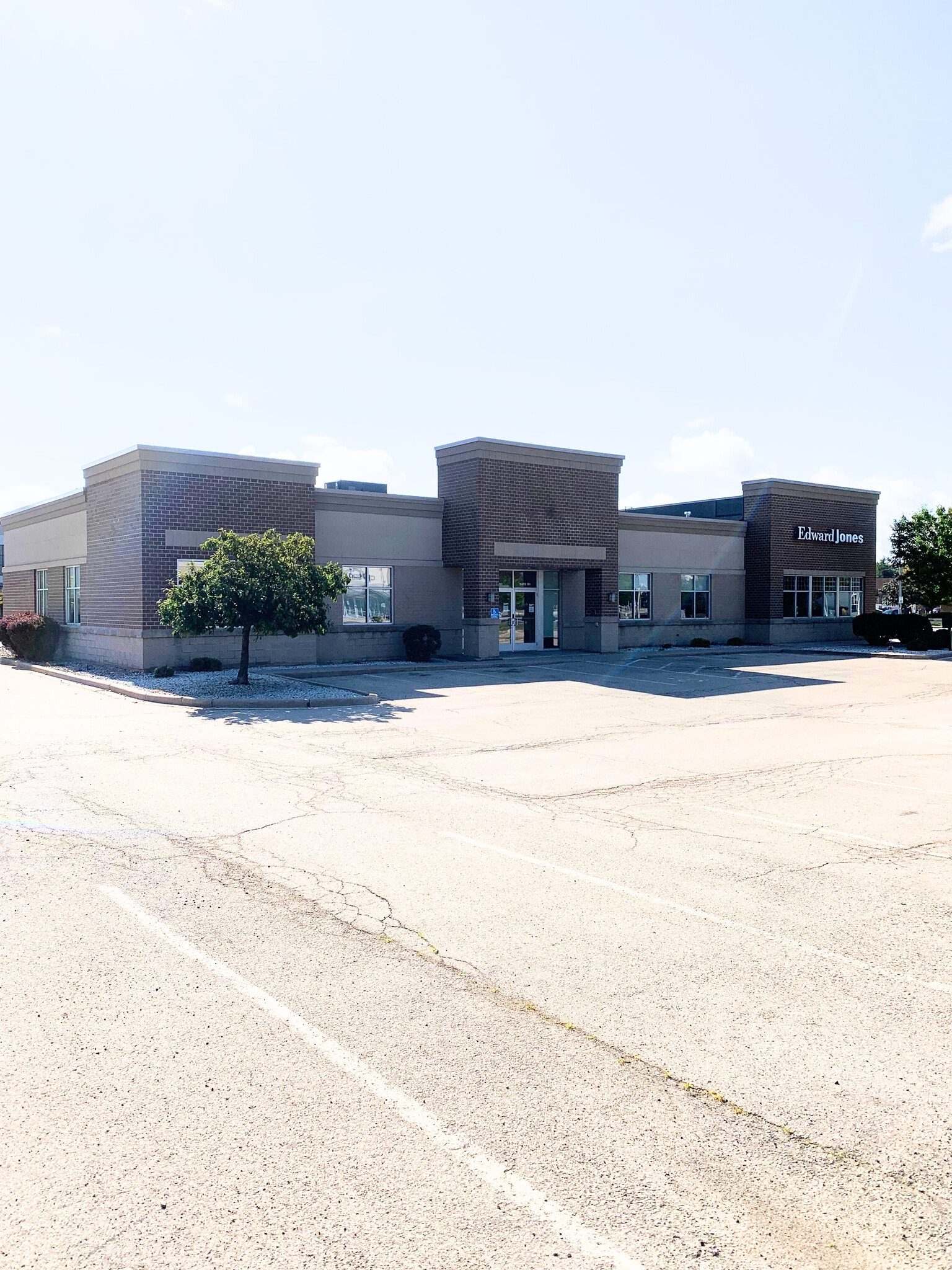 2363 Holmgren Way, Green Bay, WI for lease Building Photo- Image 1 of 20