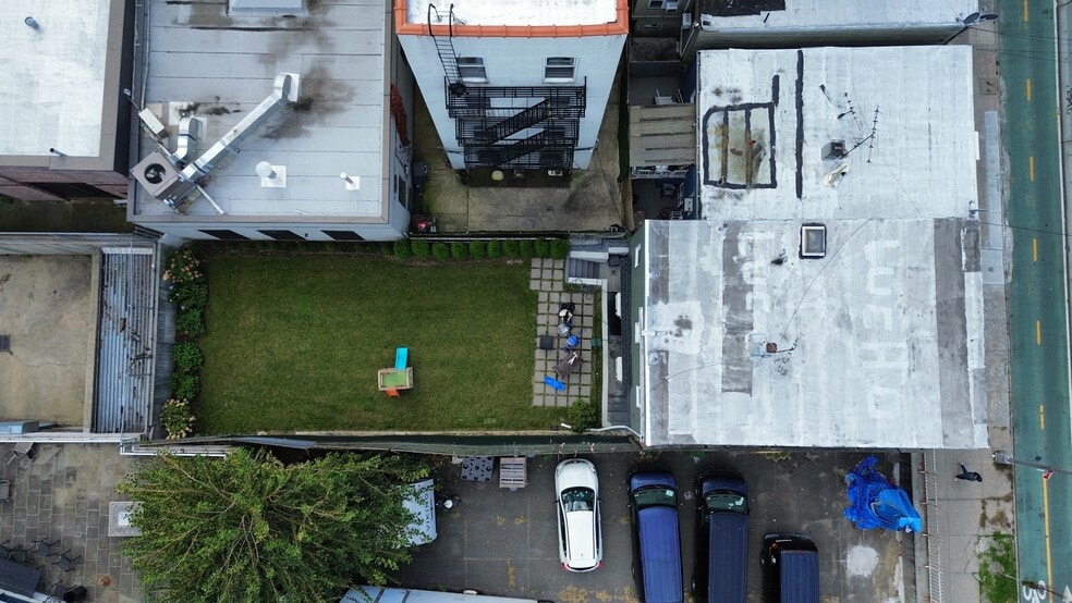 3939 Crescent St, Long Island City, NY for sale - Aerial - Image 3 of 12