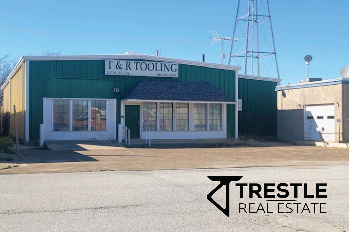 117 N 2nd St, Krum, TX 76249 Krum Building