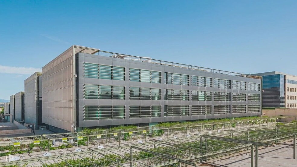 Calle Jacinto Benavente, 2, Las Rozas de Madrid, Madrid for lease - Commercial Listing Video - Image 2 of 24