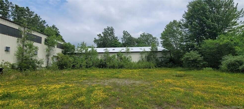 2051 Transit Rd, Burt, NY for sale - Primary Photo - Image 1 of 1