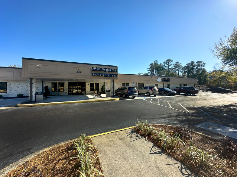 325 W Montgomery Cross Rd, Savannah, GA for lease - Building Photo - Image 1 of 7