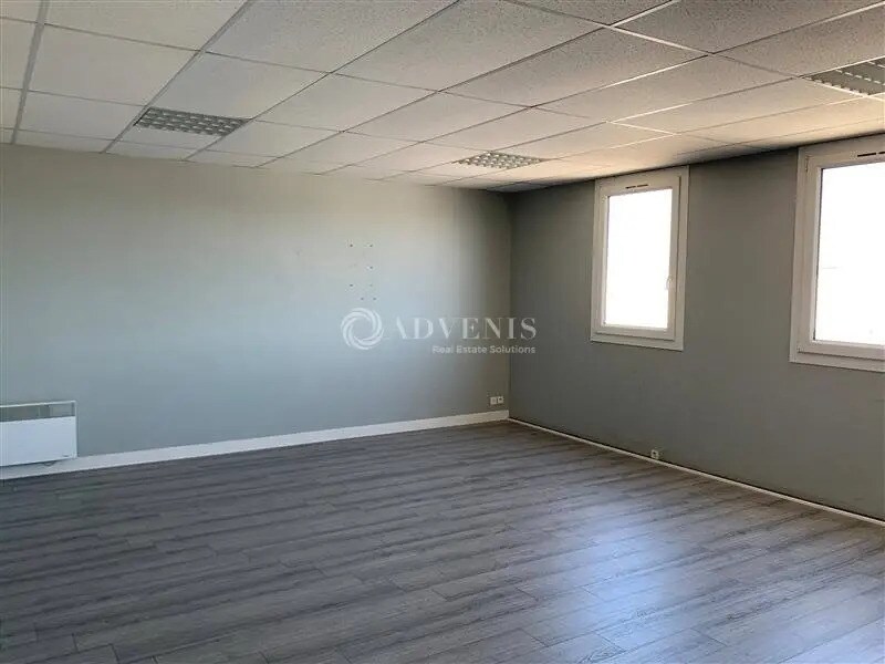 Office in Le Mans for lease Building Photo- Image 1 of 10